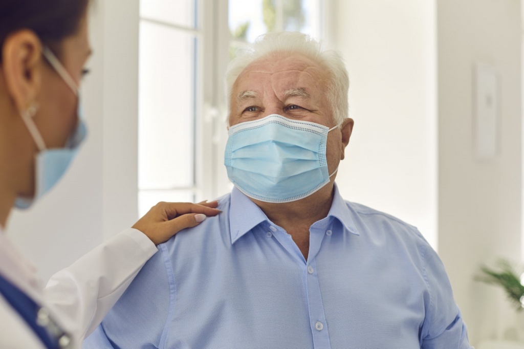 1644850593_1635593381_coronavirus_anziano2