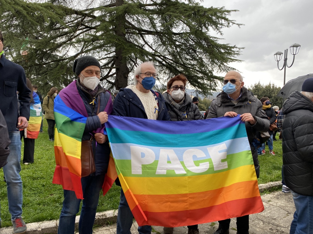 “Si lavori per la pace in Ucraina, la guerra è inaccettabile”. Presidio davanti alla Prefettura di Arezzo Ar24Tv