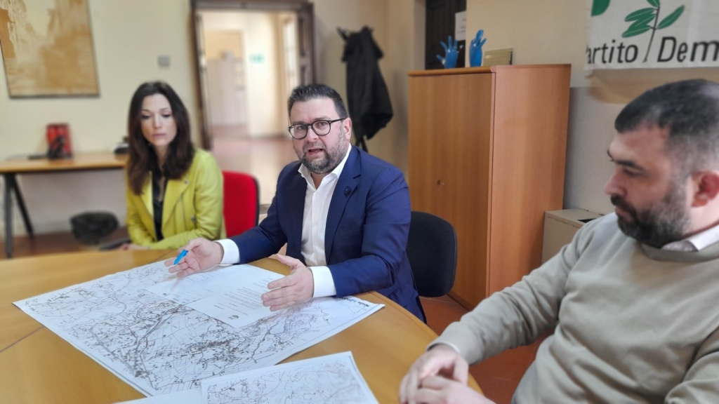 Una cartellonistica specifica per le frazioni, la proposta del gruppo consiliare Pd Ar24Tv