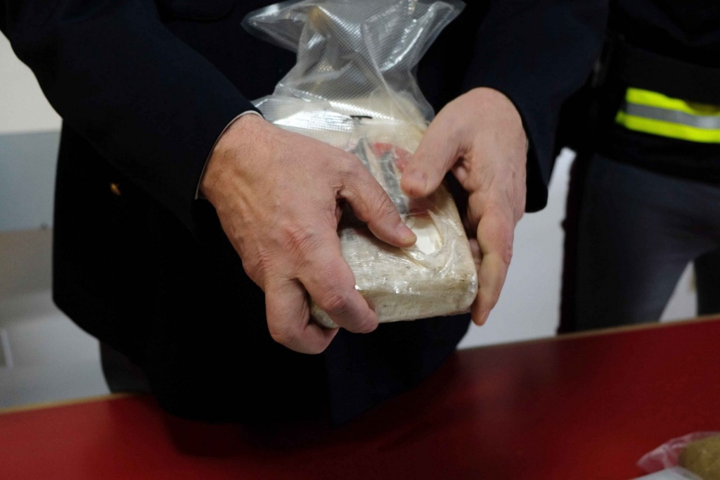 Tre milioni di euro di droga in auto. Maxi sequestro ad opera della Stradale di Battifolle Ar24Tv – Foto
