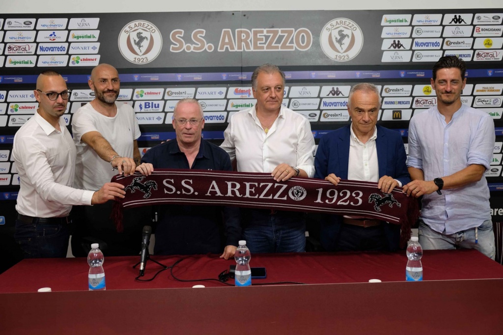 Arezzo, l’emozione di mister Indiani: “Finalmente sono qui, con Giovannini sintonia totale” Ar24Tv