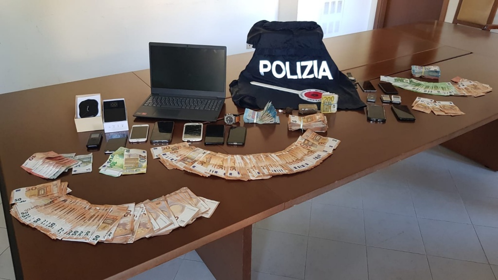 1654954214_polizia_droga