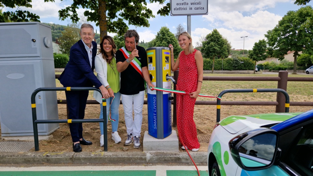 1656083037_colonnina_elettrica_-_inaugurazione_