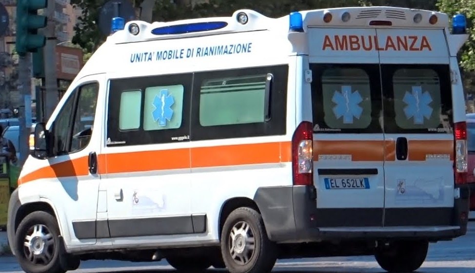 1657046722_1653157782_ambulanza_o_o_o_o