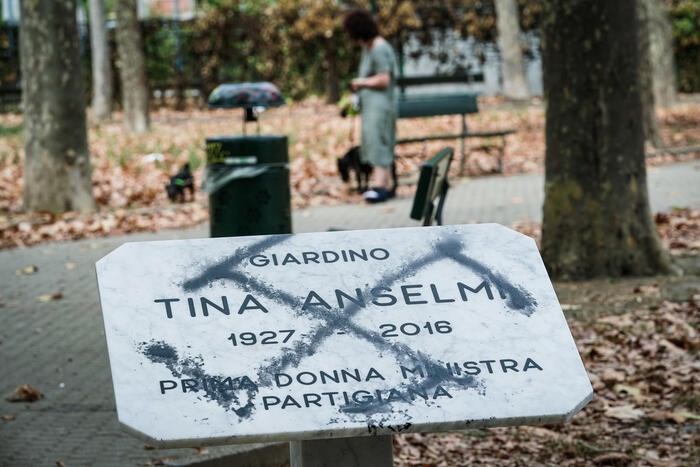1661177946_svastica_tina_anselmi