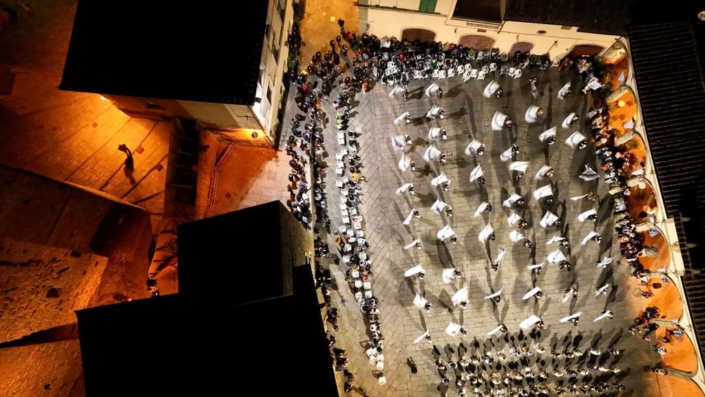 Cassero, le immagini mozzafiato dell’ingresso in piazza Ar24Tv