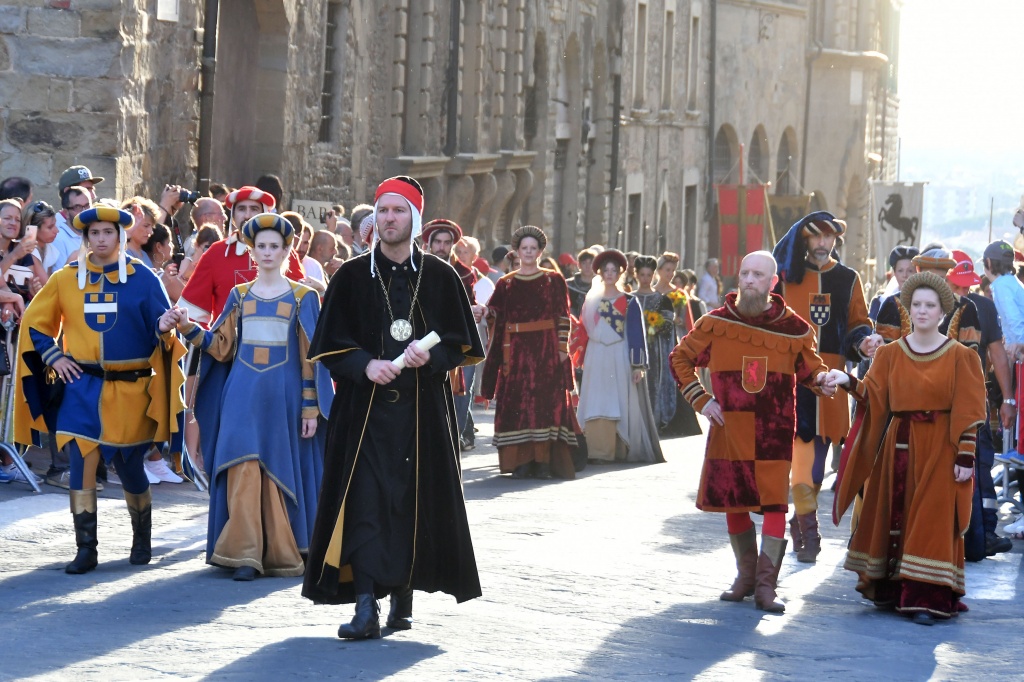 1666682622_Il_coordinatore_Enrico_Lazzeri_in_testa_al_corteo