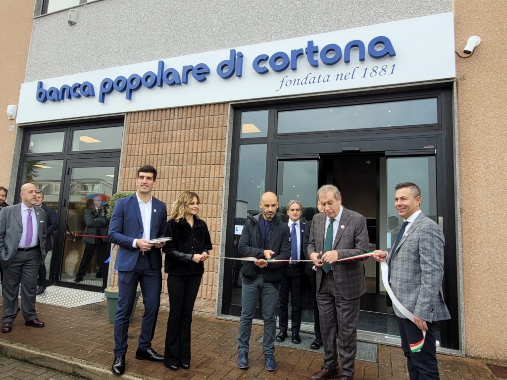 1669541287_inaugurazione_bpc_cortona_a_citta_di_castello_1