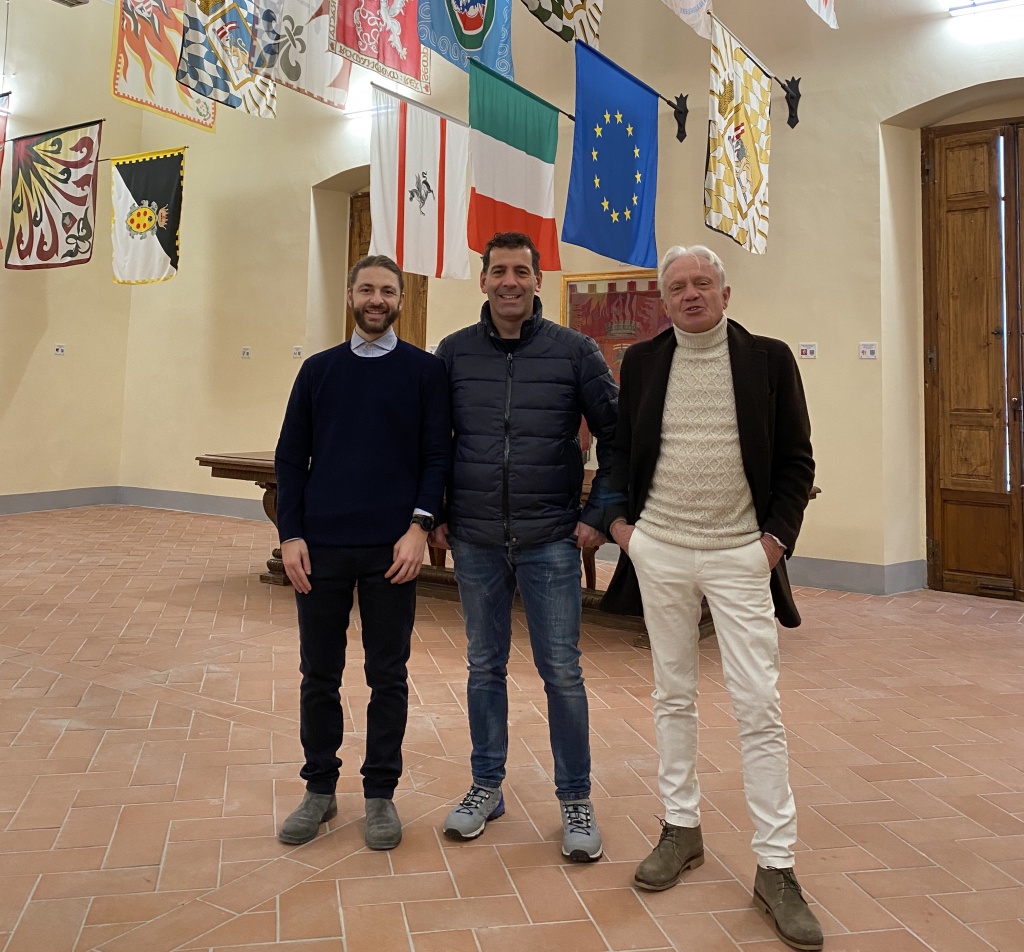 Un nuovo inizio per gli Sbandieratori di Bibbiena: cambio sede e presidente