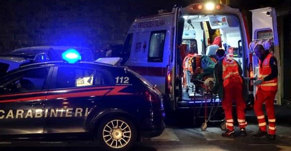 1677829904_carabinieri-ambulanza-notte-4-1_o