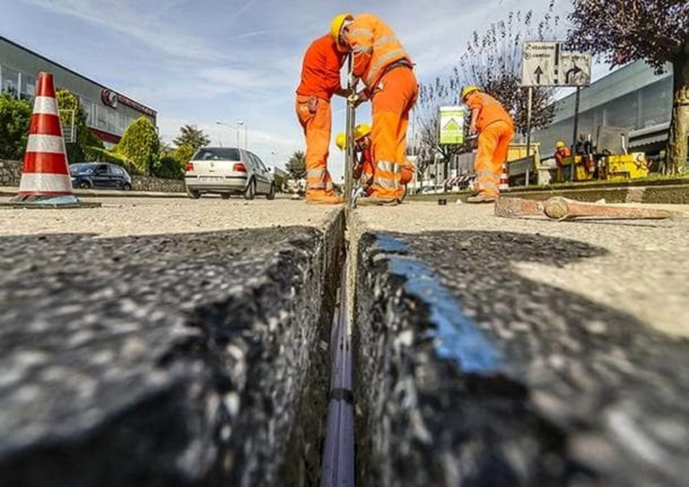 1677854780_1669990438_1606637964_lavori-fibra-ottica-2_o_o