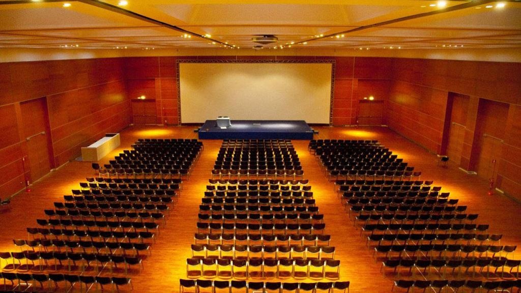 1678121093_auditorium