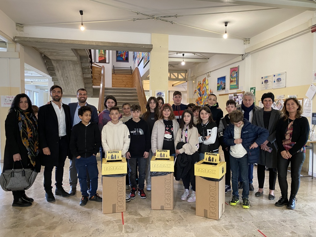 1681826378_differenziata_scuole_bibbiena1