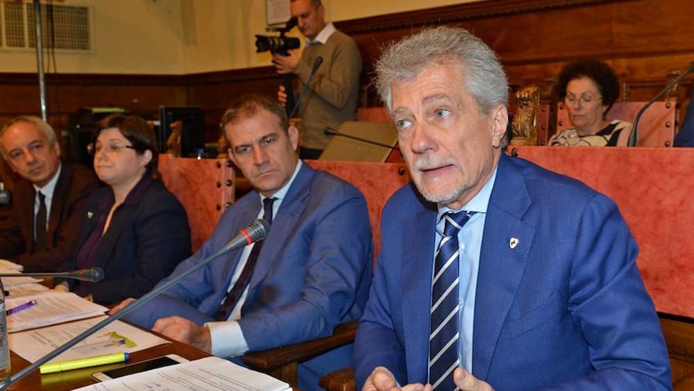 1683185684_Ghinelli_Macri_2