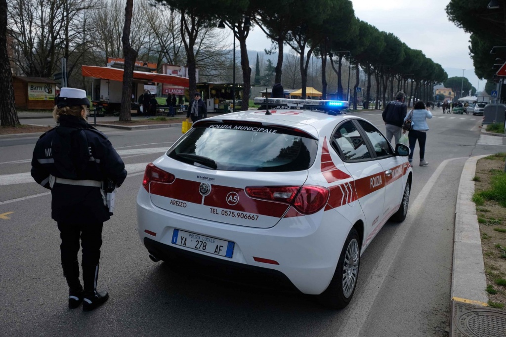 1683966979_polizia_municipale_arezzo