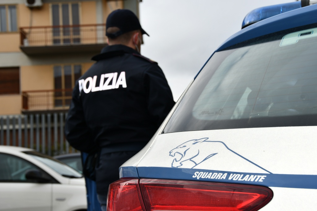 1685203363_polizia