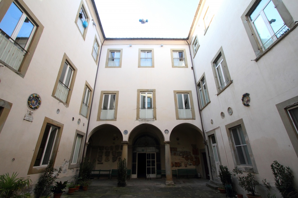 1685722609_Chiostro_cinquecentesco_Thevenin