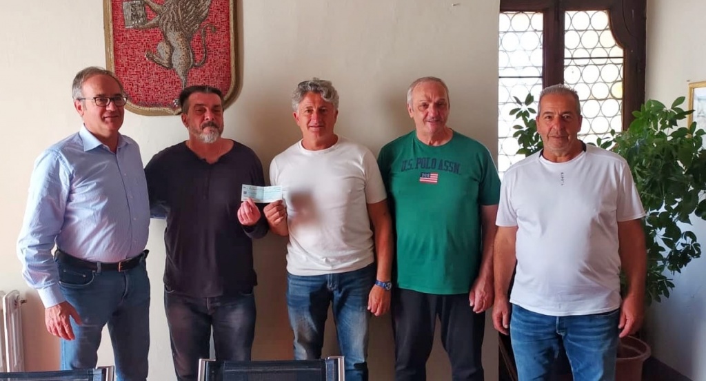 1686036881_cortona_porsche_amici_vada_gruppo