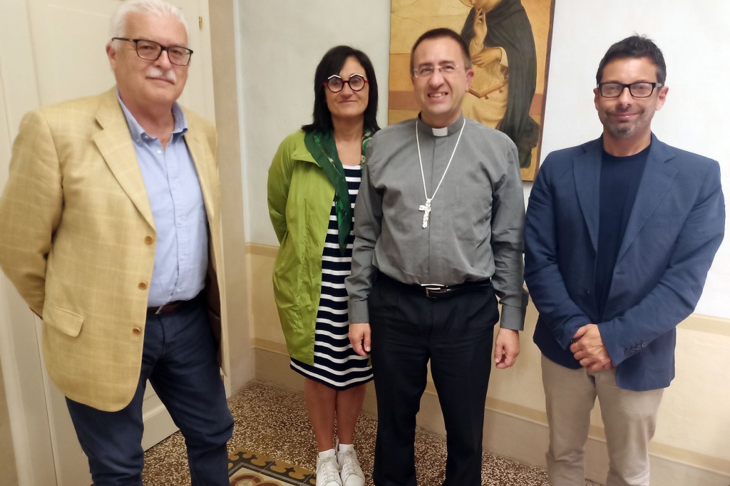 1686237376_Farmacie_Comunali_Arezzo_-_Incontro_con_monsignor_Migliavacca_1