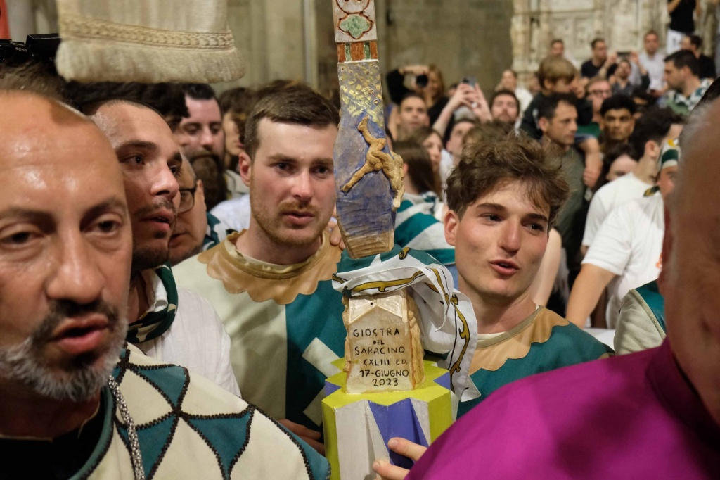 Montini: “Dedico la vittoria al Quartiere, alla mia famiglia e alla fidanzata” Ar24Tv