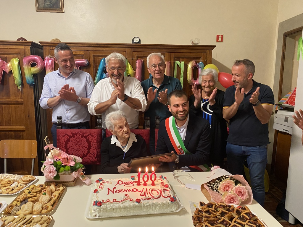 Norma taglia il traguardo dei cento anni. La sorella ne ha 103