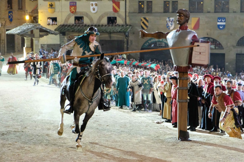 Lancia d’oro dedicata all’Arezzo Calcio, al via il concorso per realizzare il bozzetto