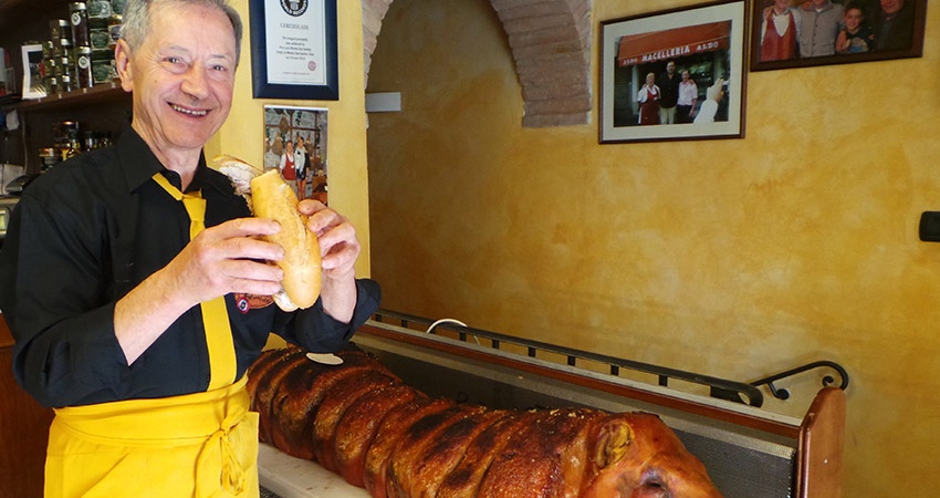 1690096202_aldo_iacomoni_e_la_sua_porchetta