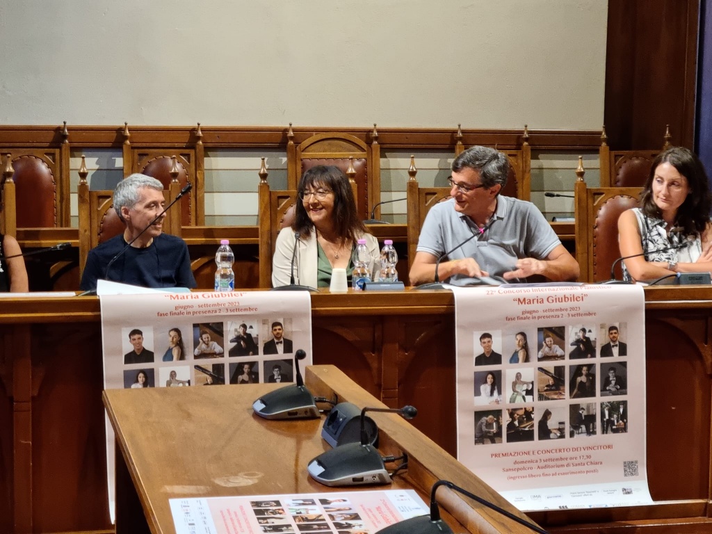 1693401531_CONFERENZA_CONCORSO_PIANISTICO_5