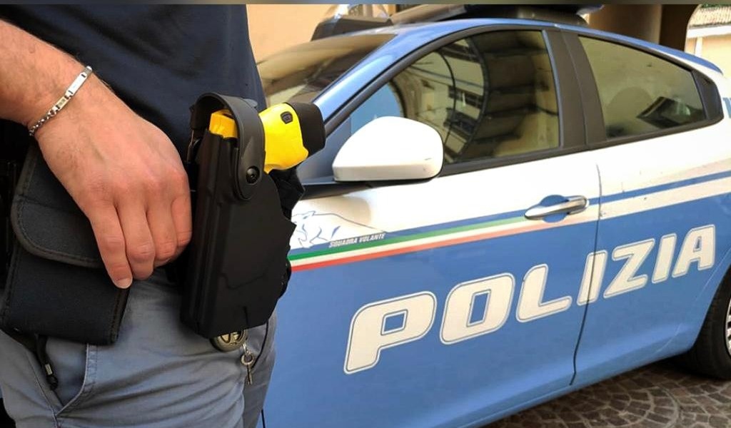 1695535463_Polizia_taser