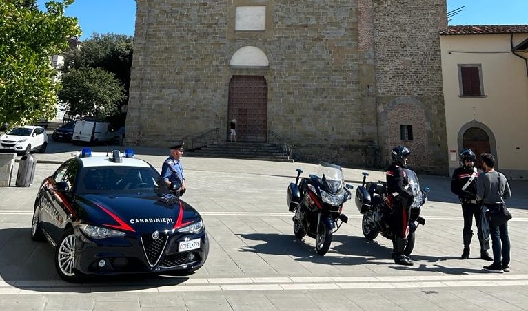 1695883261_Carabinieri_Arezzo_