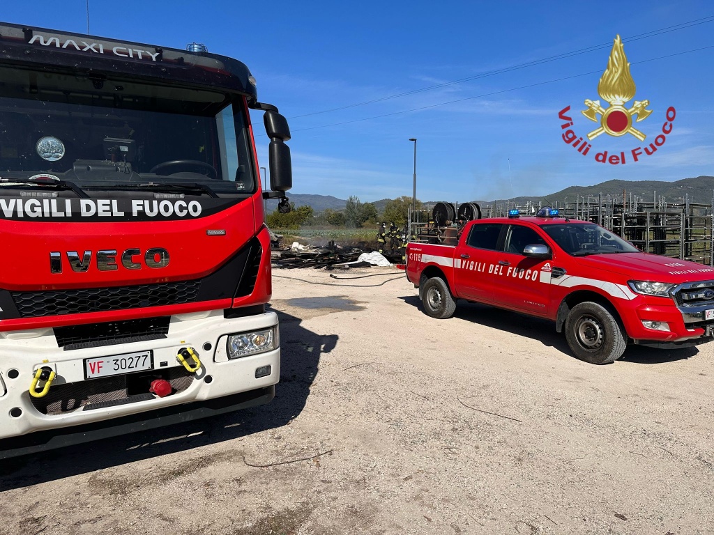 1696138766_INCENDIO_AREZZO_1