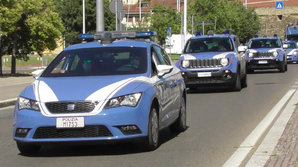 1698157065_POLIZIA_volante1
