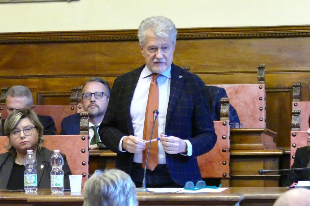 1700237513_consiglio_comunale_due_mari4