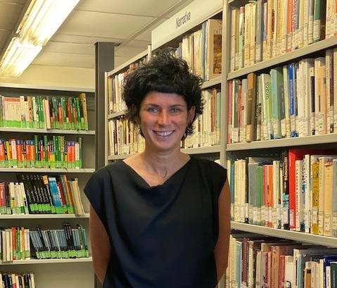 1701510259_nassini_biblioteca_
