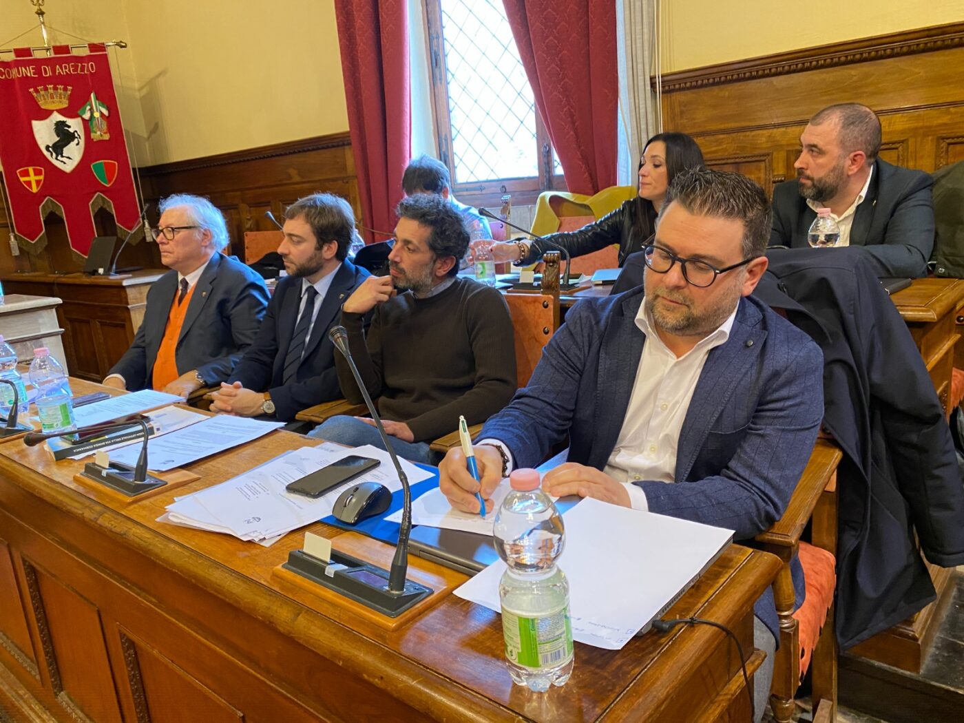 Tempo scaduto, l’interrogazione dell’opposizione è rimandata. Caneschi: “Troppa rigidità” Ar24Tv