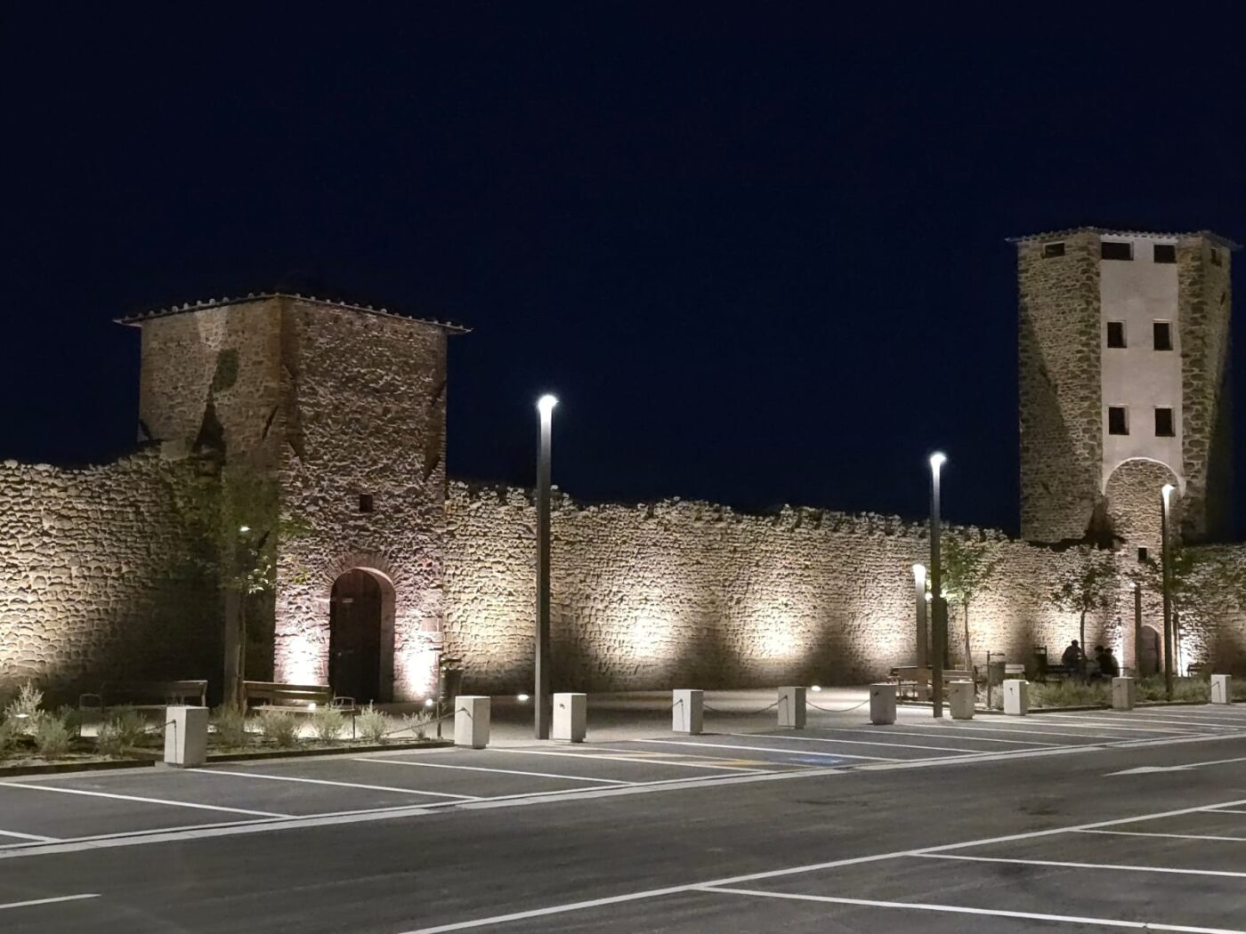 terranuova_piazza_delle_torri_notturna-1